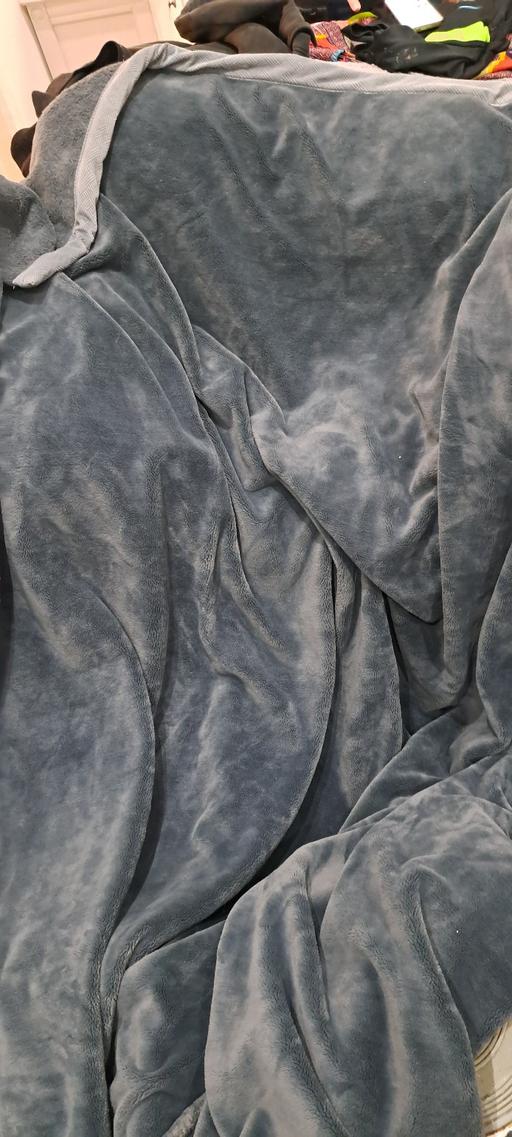 Buy & Sell Sutton Coldfield Birmingham - Photos for XL Kirkland Blanket