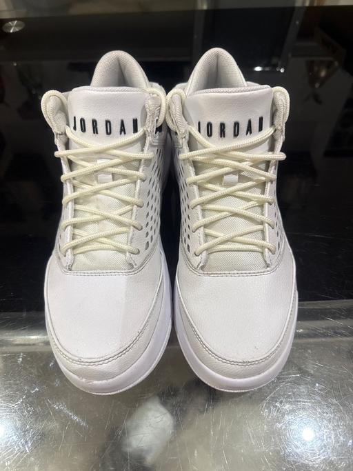 Buy & Sell Norbury South West London - Photos for Jordon trainers