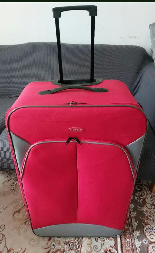 Buy & Sell Tividale Sandwell - Photos for Red case two wheel trolley travel case light