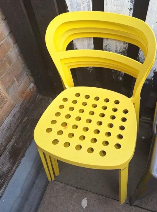 Buy & Sell Ebbsfleet Valley Dartford - Photos for 4 Metal chairs, yellow