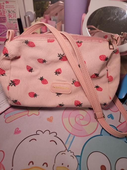 Buy & Sell Yardley Birmingham - Photos for Strawberry Handbag