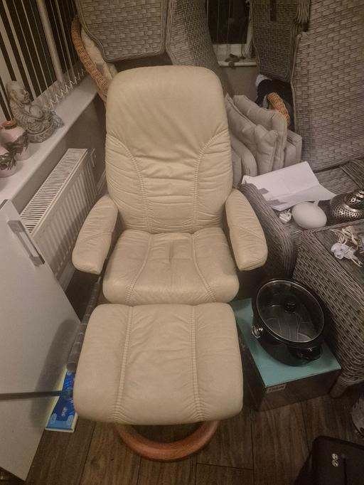 Buy & Sell Greasbrough Rotherham - Photos for This is a cream leather Stressless Mayfair re