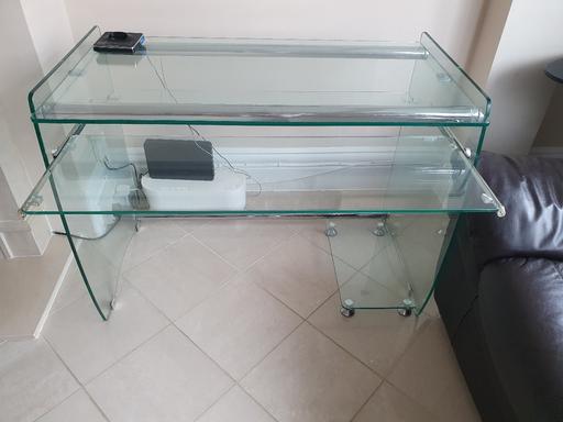 Buy & Sell Norbury South West London - Photos for Glass Desk