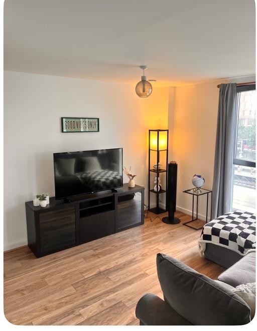 Buy & Sell Tottenham Hale North London - Photos for Tv cabinet