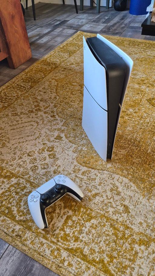 Buy & Sell Grove Hill Middlesbrough - Photos for pS5 and controller and box