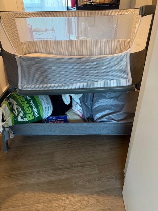 Buy & Sell Battersea South West London - Photos for Ickle bubba next to me crib