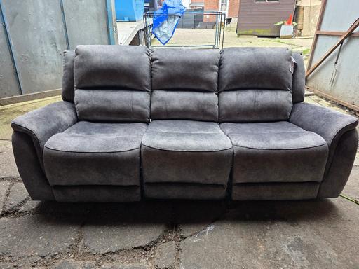 Buy & Sell Birmingham New Street Birmingham - Photos for dfs 3seater electric recliners NEW
