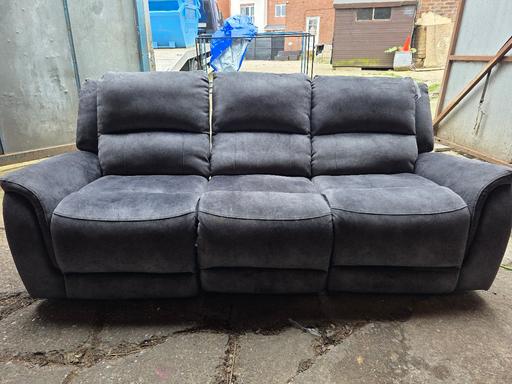 Buy & Sell Corporation Street Birmingham - Photos for dfs 3seater electric recliners NEW