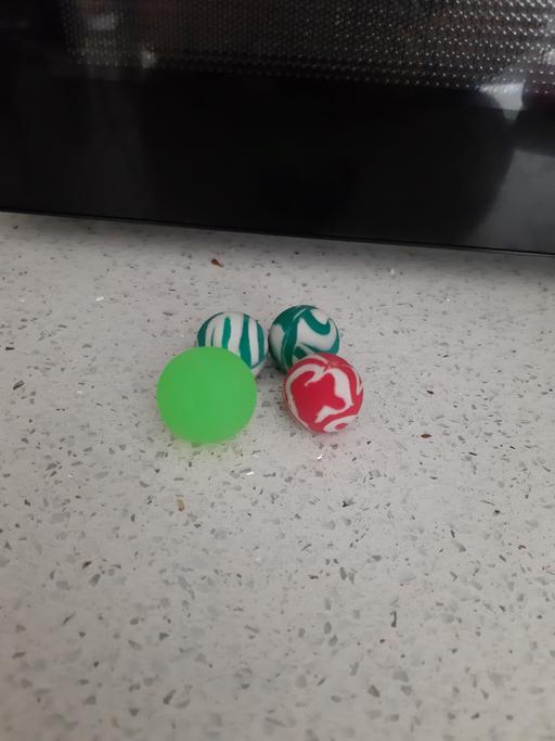 Buy & Sell South Hylton Sunderland - Photos for 4pk bouncy balls