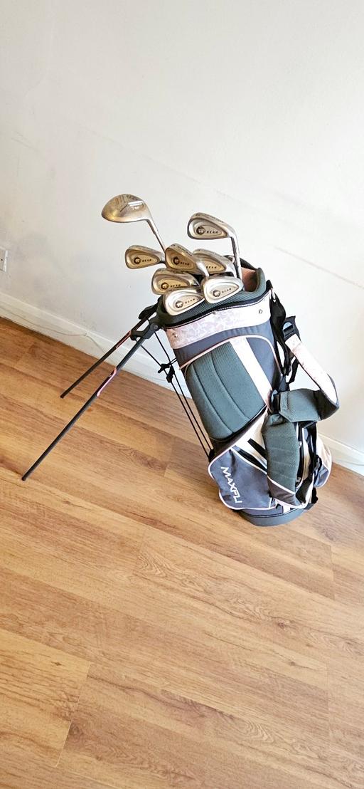 Buy & Sell Hayes Hillingdon - Photos for Right-Handed Golf Club Set with Stand Bag