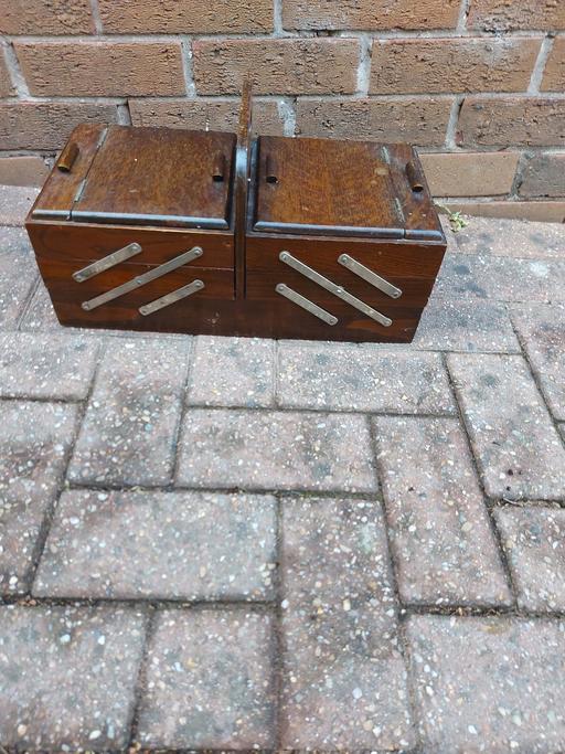 Buy & Sell Kings Norton Birmingham - Photos for Vintage solid wood cantilever storage box