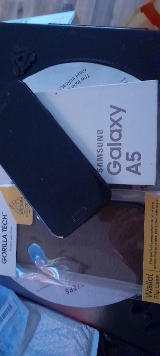 Buy & Sell Walsall Wood Walsall - Photos for SAMSUNG A5 PHONE & NEW CASE