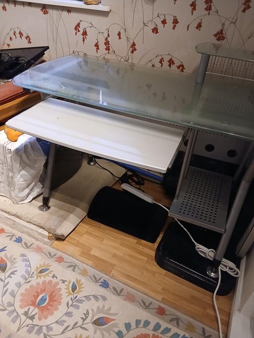 Buy & Sell Moseley Birmingham - Photos for Glass top desk