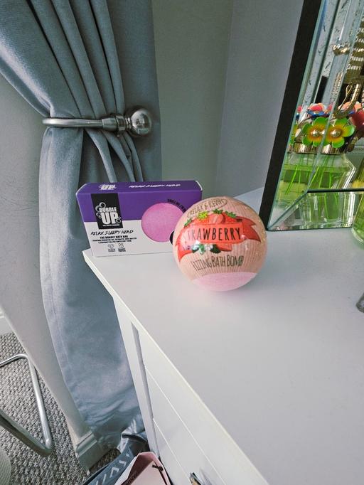 Buy & Sell Newton Doncaster - Photos for 2 bath items..NEW