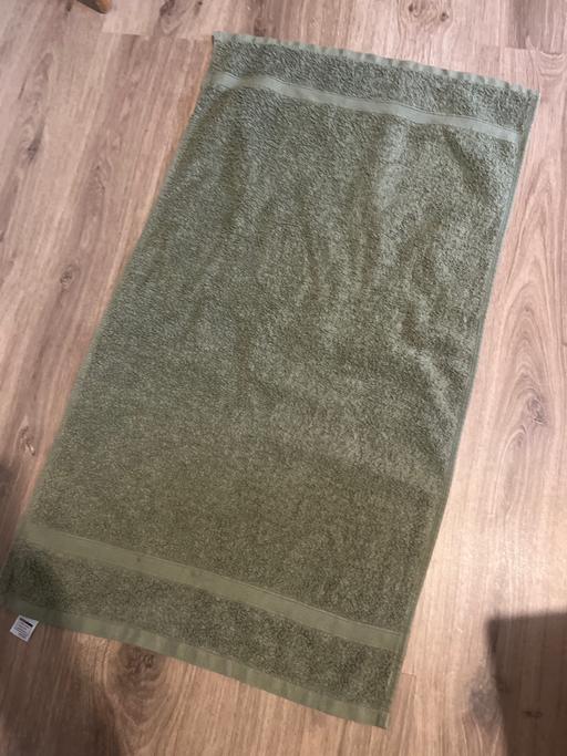 Buy & Sell Cadeby Doncaster - Photos for Green hand towel