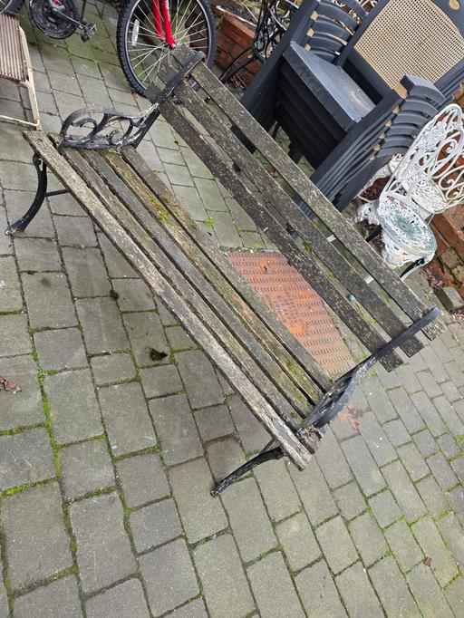 Buy & Sell Holly Hall Dudley - Photos for SMALL CAST IRON BENCH