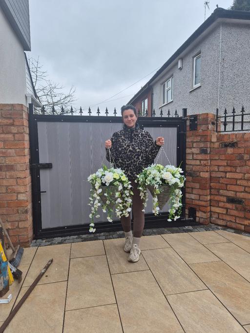 Buy & Sell Rusholme Manchester - Photos for Xl artificial hanging baskets cones