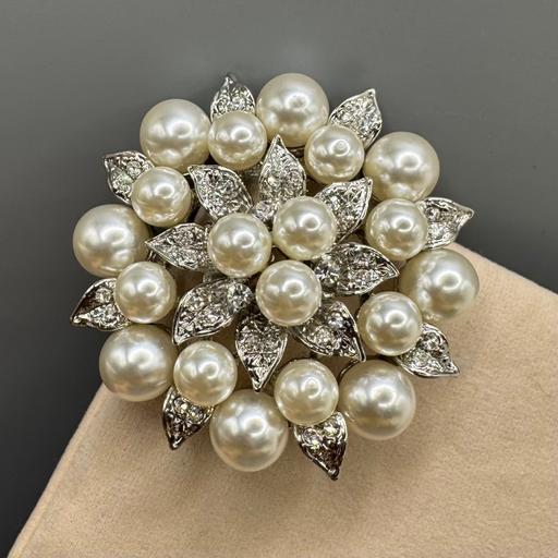 Buy & Sell Greet Birmingham - Photos for Large Crystal & Pearl Bridal Brooch
