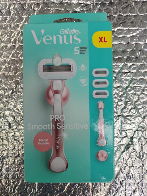 Buy & Sell Rowley Regis Sandwell - Photos for venus razor with 3 blades