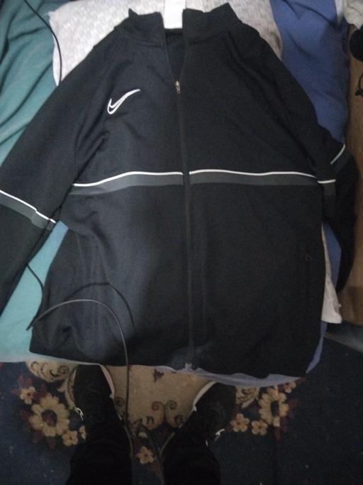 Buy & Sell All Saints East London - Photos for nike black/white dri-fit jacket