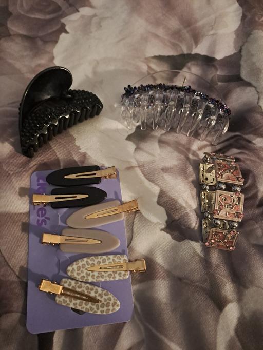 Buy & Sell Heeley Sheffield - Photos for hair items and bracelet