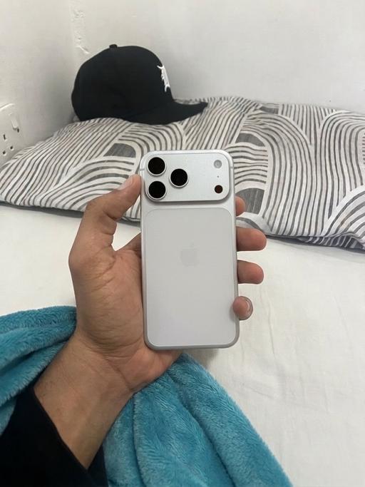 Buy & Sell Limehouse Tower Hamlets - East London - Photos for iPhone 17 Pro Max 256GB Silver – New / Unused