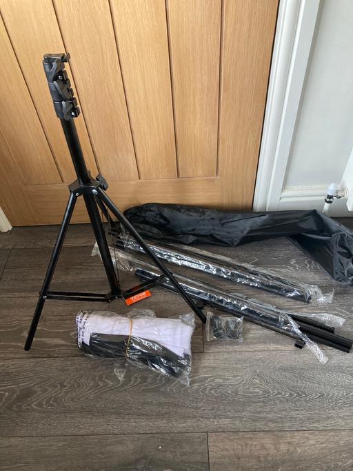 Buy & Sell Sedgley Dudley - Photos for Projection screen