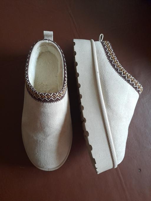 Buy & Sell Radcliffe Bury - Photos for ladies size 7 shoe slippers