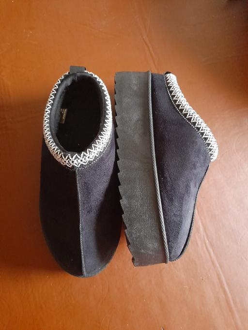 Buy & Sell Radcliffe Bury - Photos for ladies black shoe /slippers size 7