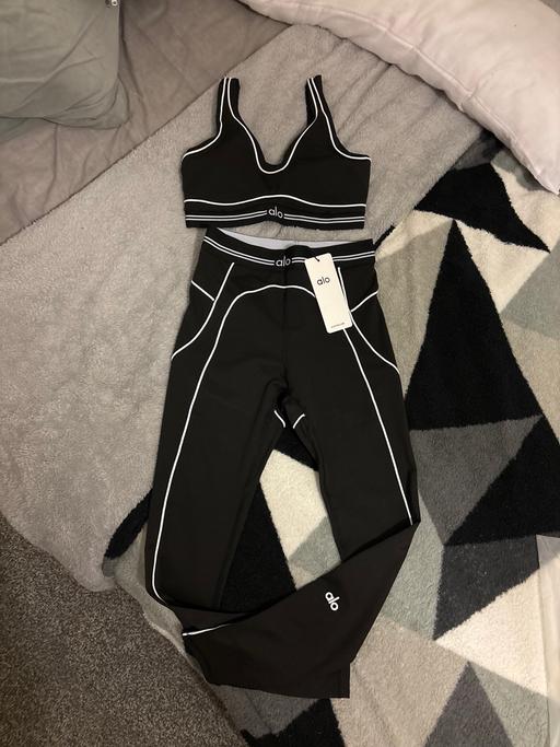 Buy & Sell Galleywood Chelmsford - Photos for Alo yoga set Leggings and sports top