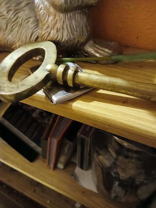 Buy & Sell Netherton Dudley - Photos for big brass heavy key 12 ins