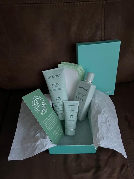 Buy & Sell Eaglescliffe Stockton-on-Tees - Photos for Liz Earle Skincare Gift Set