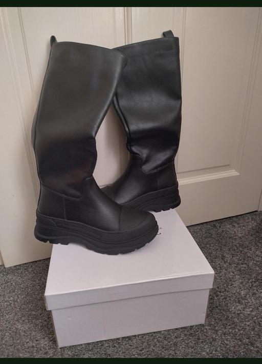 Buy & Sell Netherton Dudley - Photos for New size 4 black boots