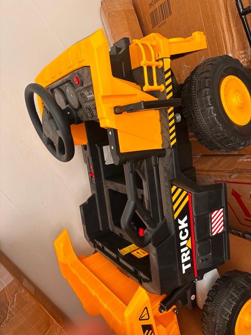 Buy & Sell Brunswick Village Newcastle upon Tyne - Photos for Kids Battery Powered dump truck