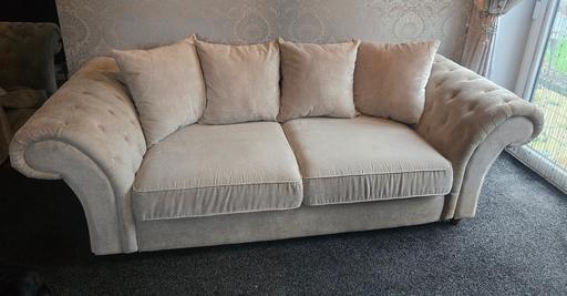Buy & Sell Temple Belwood North Lincolnshire - Photos for Chesterfield sofa/ armchair, diamond furnitur