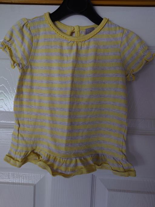 Buy & Sell Woodthorpe Charnwood - Photos for Baby girls grey/yellow striped top size 9-12M
