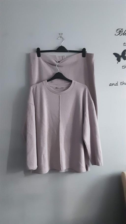 Buy & Sell Ipswich Suffolk - Photos for Ladies winter Skirt and Blouse