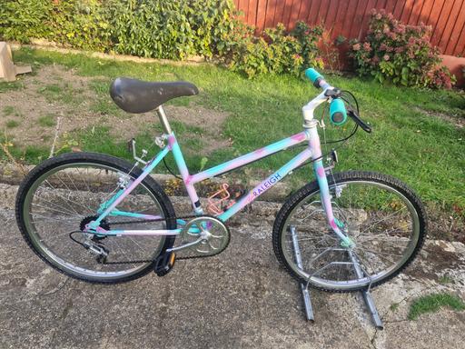 Buy & Sell Stockley Park Hillingdon - Photos for GIRLS RALEIGH BIKE BICYCLE