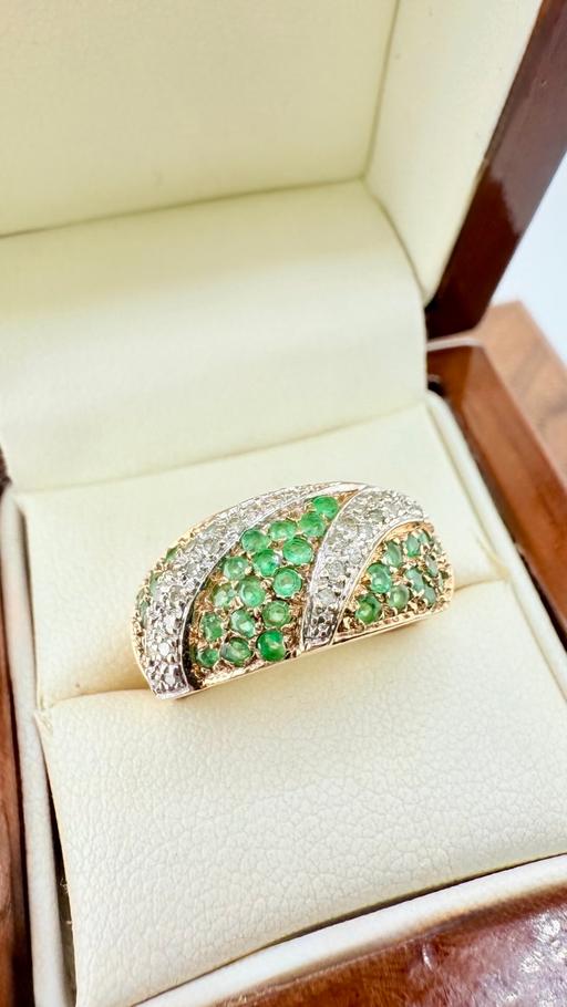 Buy & Sell Harrow on the Hill North West London - Photos for Fine 9ct Gold Emerald and Diamond Ring