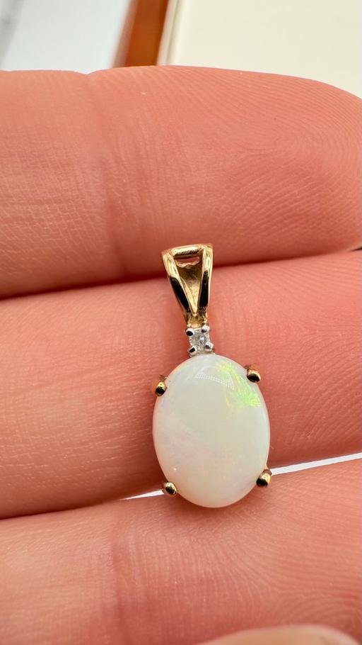 Buy & Sell Harrow on the Hill North West London - Photos for Opal and Diamond 10K Yellow Gold Pendant