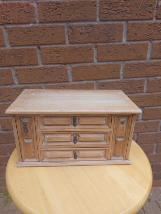 Buy & Sell Kings Norton Birmingham - Photos for Solid wood vintage jewellery box
