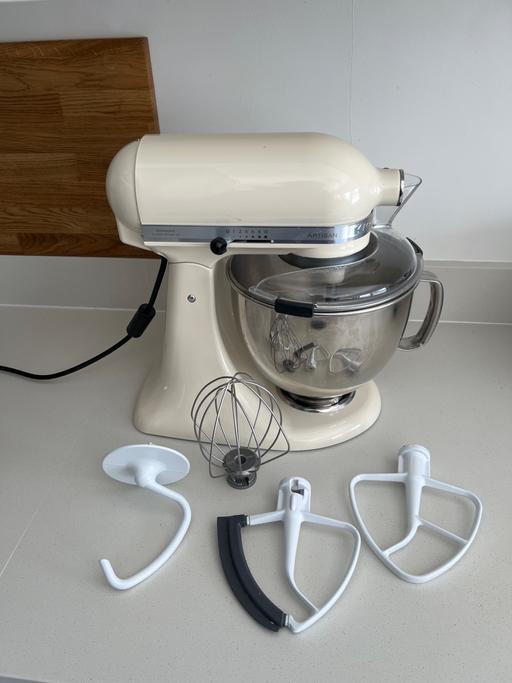 Buy & Sell Cuddington Buckinghamshire - Photos for Almond white Kitchenaid mixer