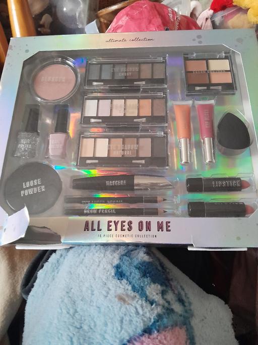 Buy & Sell Netherton Dudley - Photos for make up box