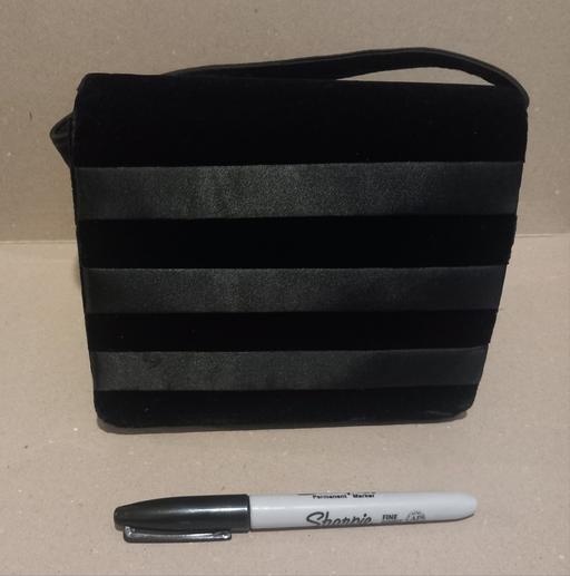 Buy & Sell Thatto Heath Saint Helens - Photos for beautiful black velvet ladies bag