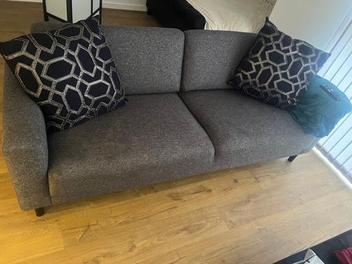 Buy & Sell Waddon South East London - Photos for Grey sofa
