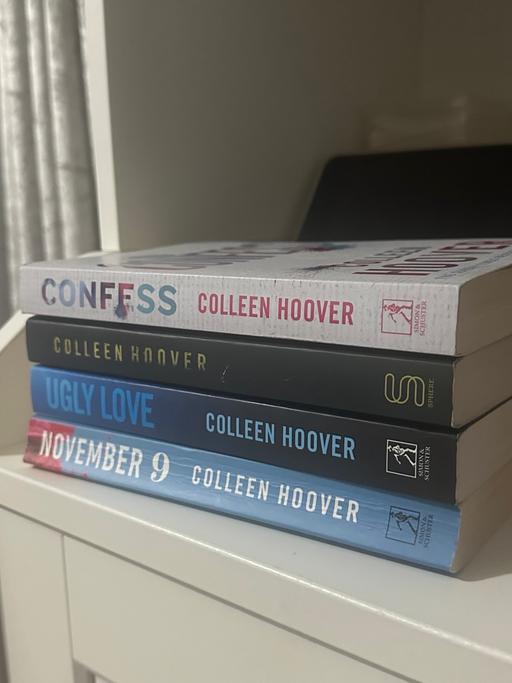 Buy & Sell All Saints East London - Photos for Colleen Hoover Bundle