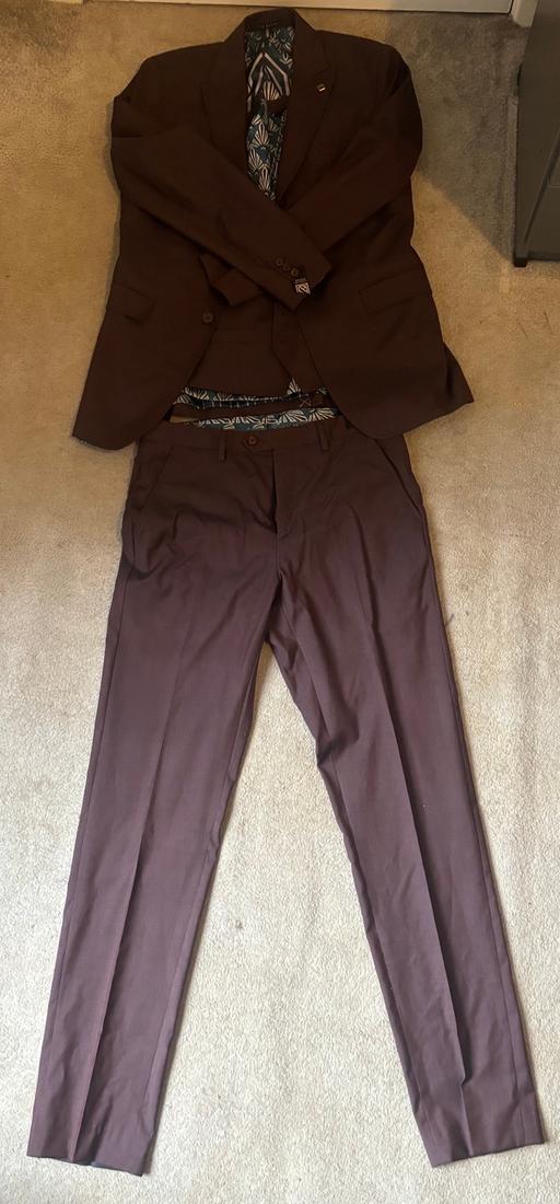 Buy & Sell Shevington Wigan - Photos for Suit