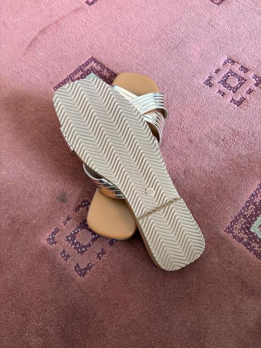 Buy & Sell New Shires Industrial Estate Birmingham - Photos for New Women's Flat Sandals in rose gold