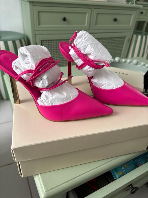 Buy & Sell Wombwell Barnsley - Photos for Size 5 high heels with spare heel tips