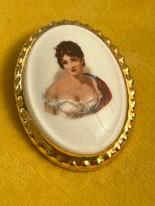 Buy & Sell Ovingdean Brighton - Photos for Beautiful countess fine bone china brooch